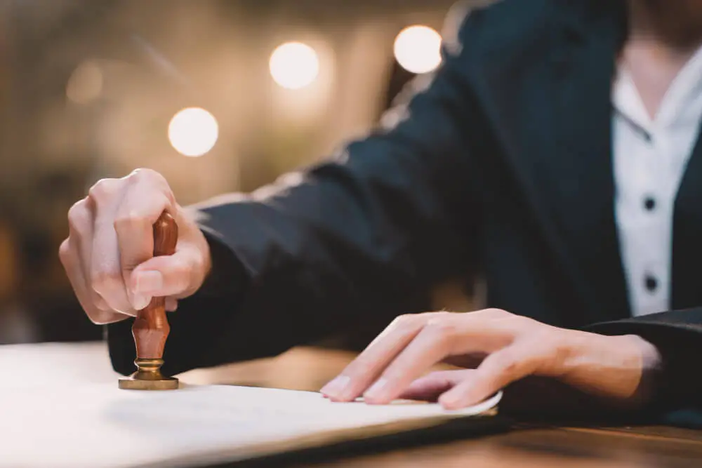 Notaris stempel op officieel KVK document